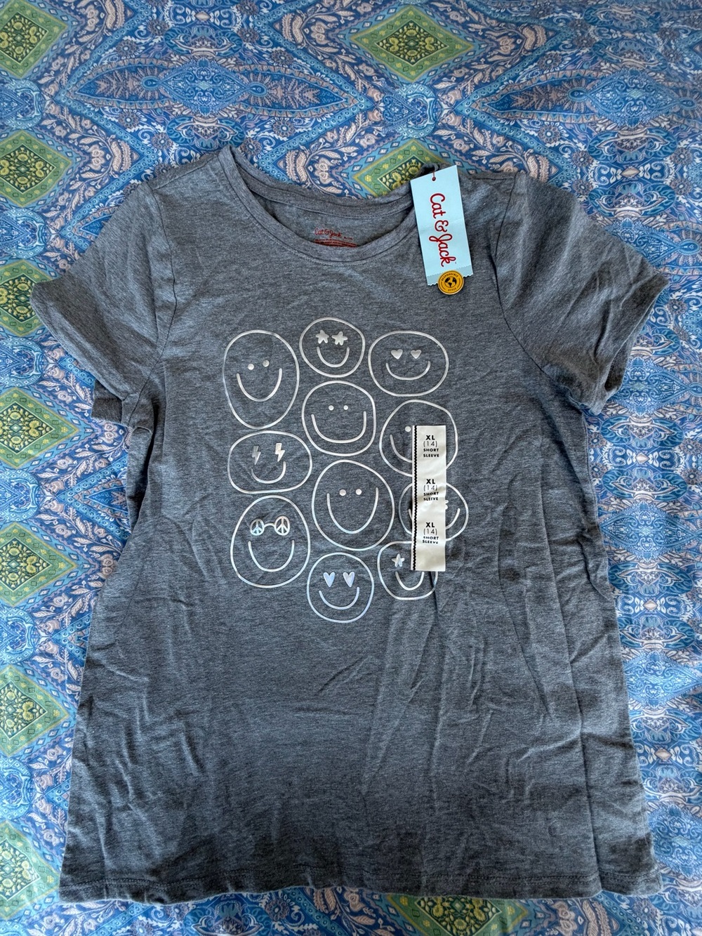 New Cat & Jack Girls' Gray Smiley Face Graphic Tee